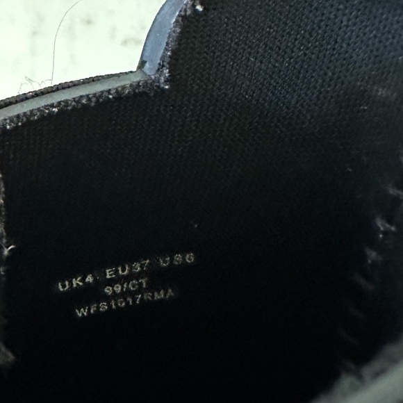 Hunter Chelsea black boots size 6 EUC - Picture 5 of 5